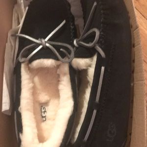 NWT! Cute and cozy UGG slippers